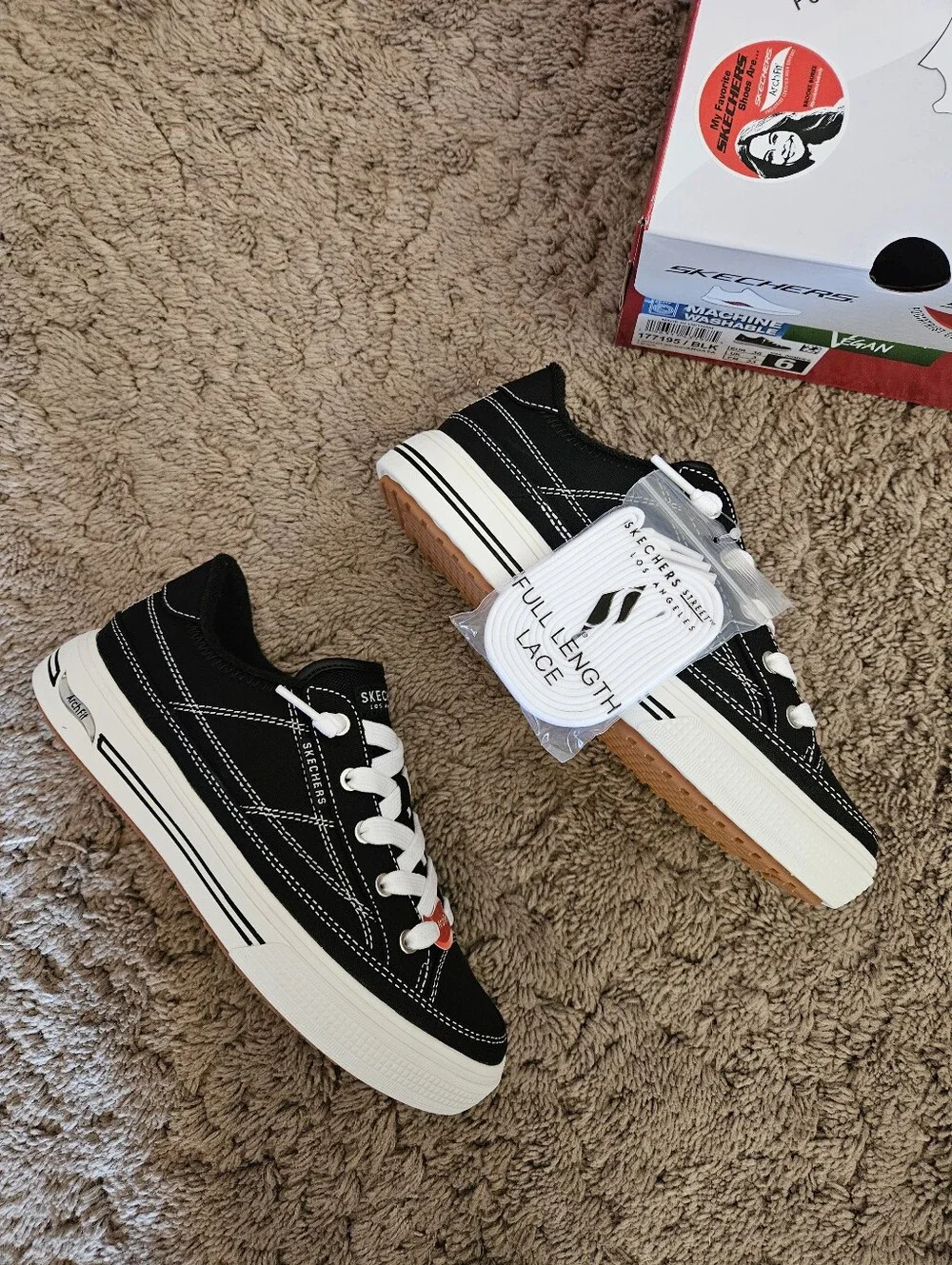 NWT ☆ Skechers Arc Fit Arcade Shoes, Size 6. Brand NEW! - Picture 2 of 5